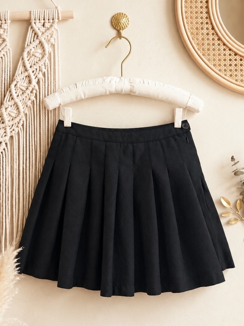 Forever 21 Pleated Black Mini Skirt